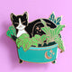 Pin's Glitter Punk chat noir relaxé dans un pot de plantes turquoise orné d'une lune et d'étoiles