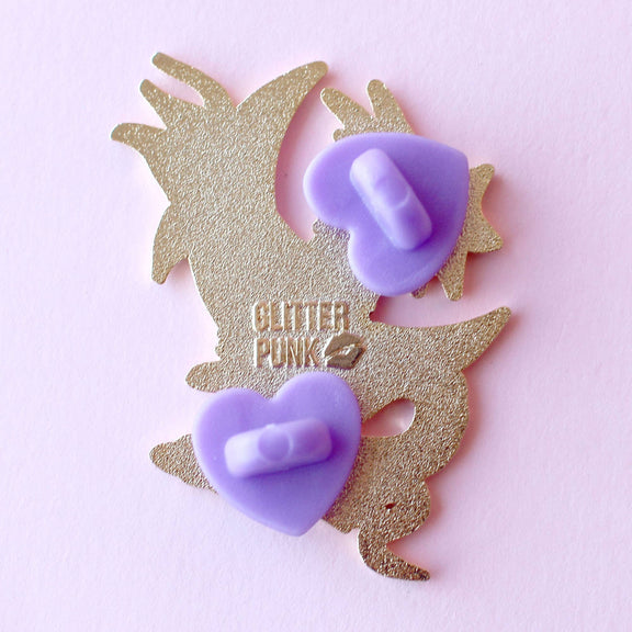 Pin's Glitter Punk Dragon Céleste violet sur croissant de lune doré avec ailes étoilées