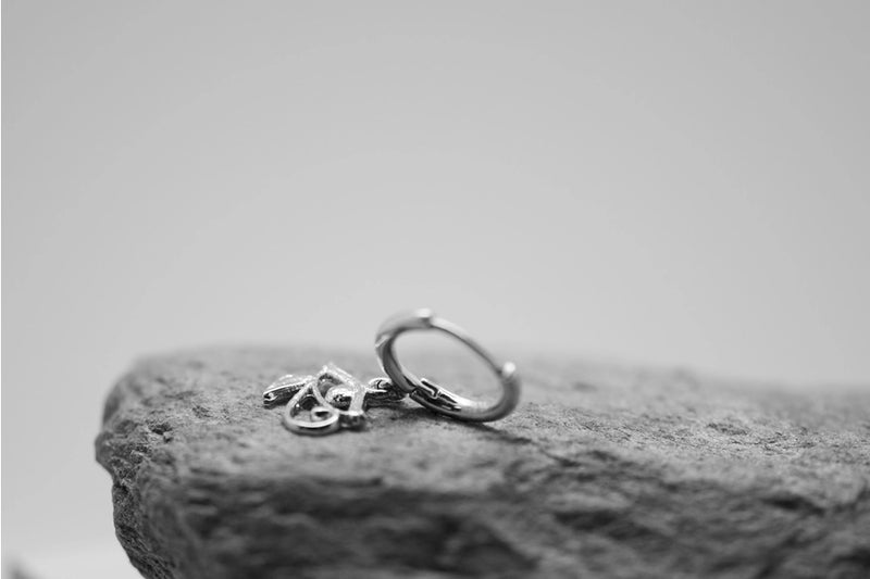 Boucles d'oreilles créoles en argent 925 avec pendentif Œil d'Horus, symbole de l'Égypte antique