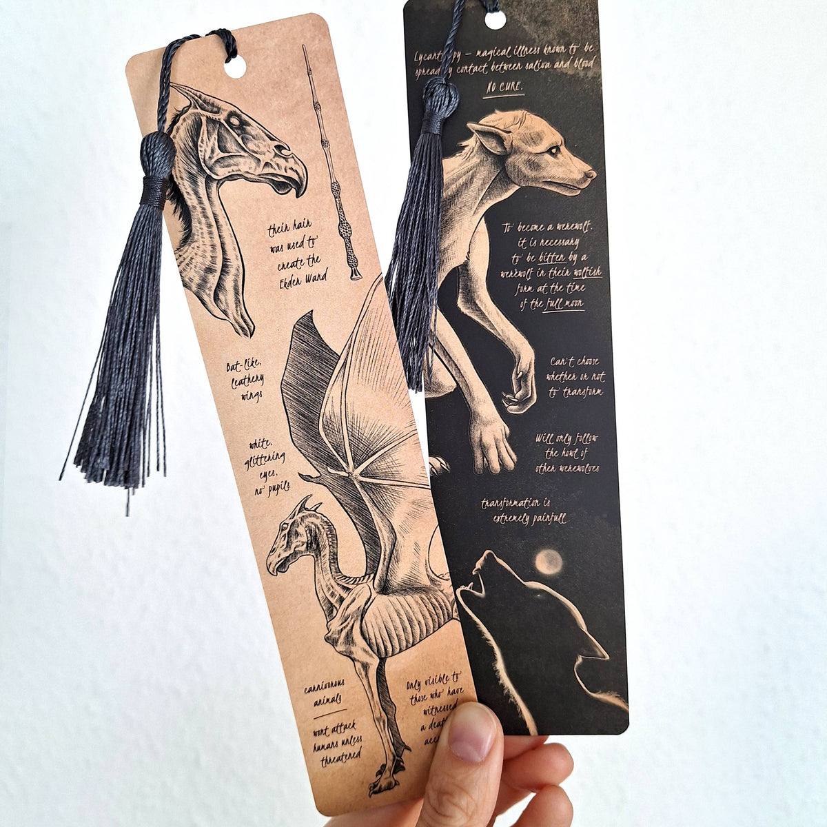 Marque-page créatures fantastiques n°2 recto verso à pompon gris, inspiré des anciens bestiaires