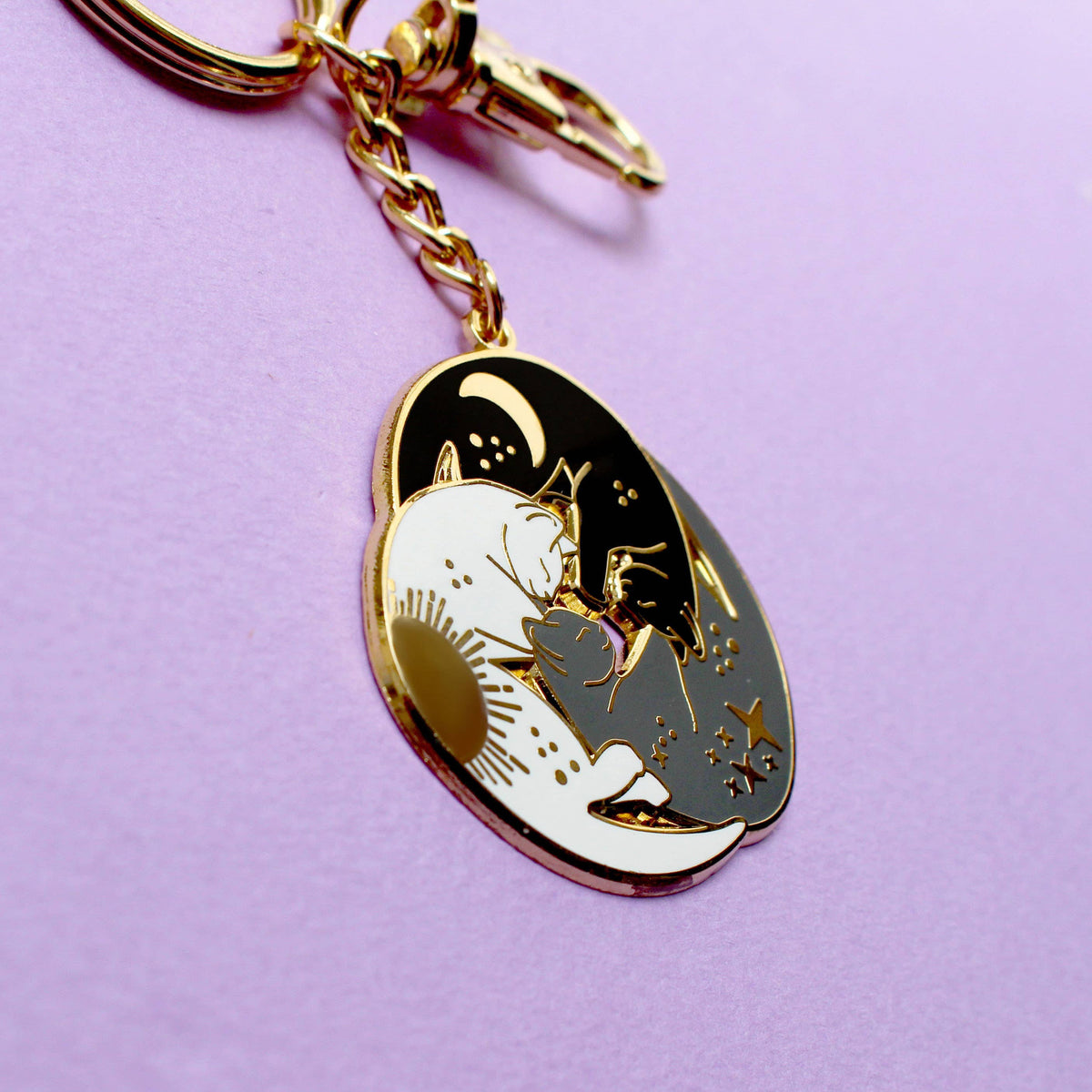 Porte-clés émail doré Glitter Punk 40 mm, trio de chats endormis soleil, lune et étoiles