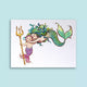 Carte postale illustrée, sirène mère enlaçant son petit triton, nageoires irisées et trident doré