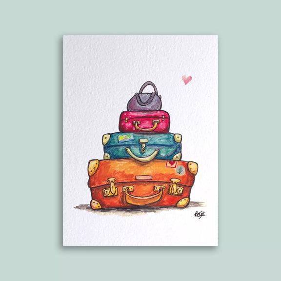 Carte postale illustrée, pile de valises multicolores avec un petit cœur rose, thème voyage