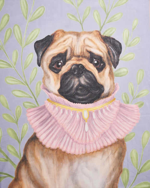 Écharpe légère bleue Fable England Pet Portraits, carlin à collerette rose par Catherine Rowe