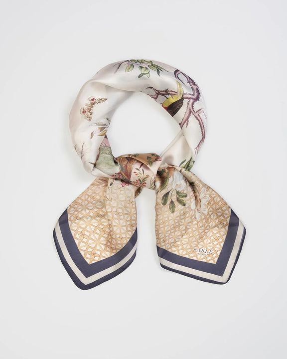 Foulard Fable England Alice au Pays des Merveilles, couronne de cerf, oiseaux et papillons