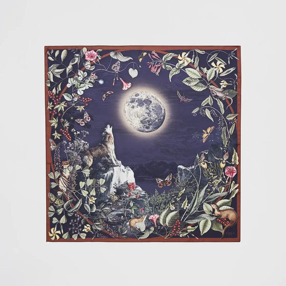 Foulard Fable England Moonlit Forest, loup hurlant sous la pleine lune, bordure bordeaux