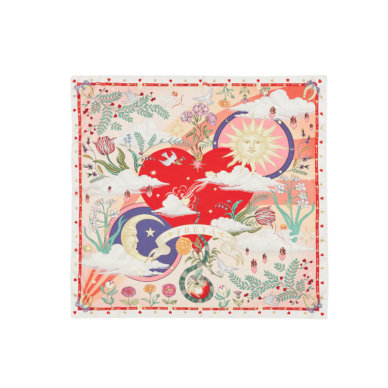 Foulard carré rose Fable England Freya Narrative avec cœur flamboyant, fleurs, oiseaux et astres
