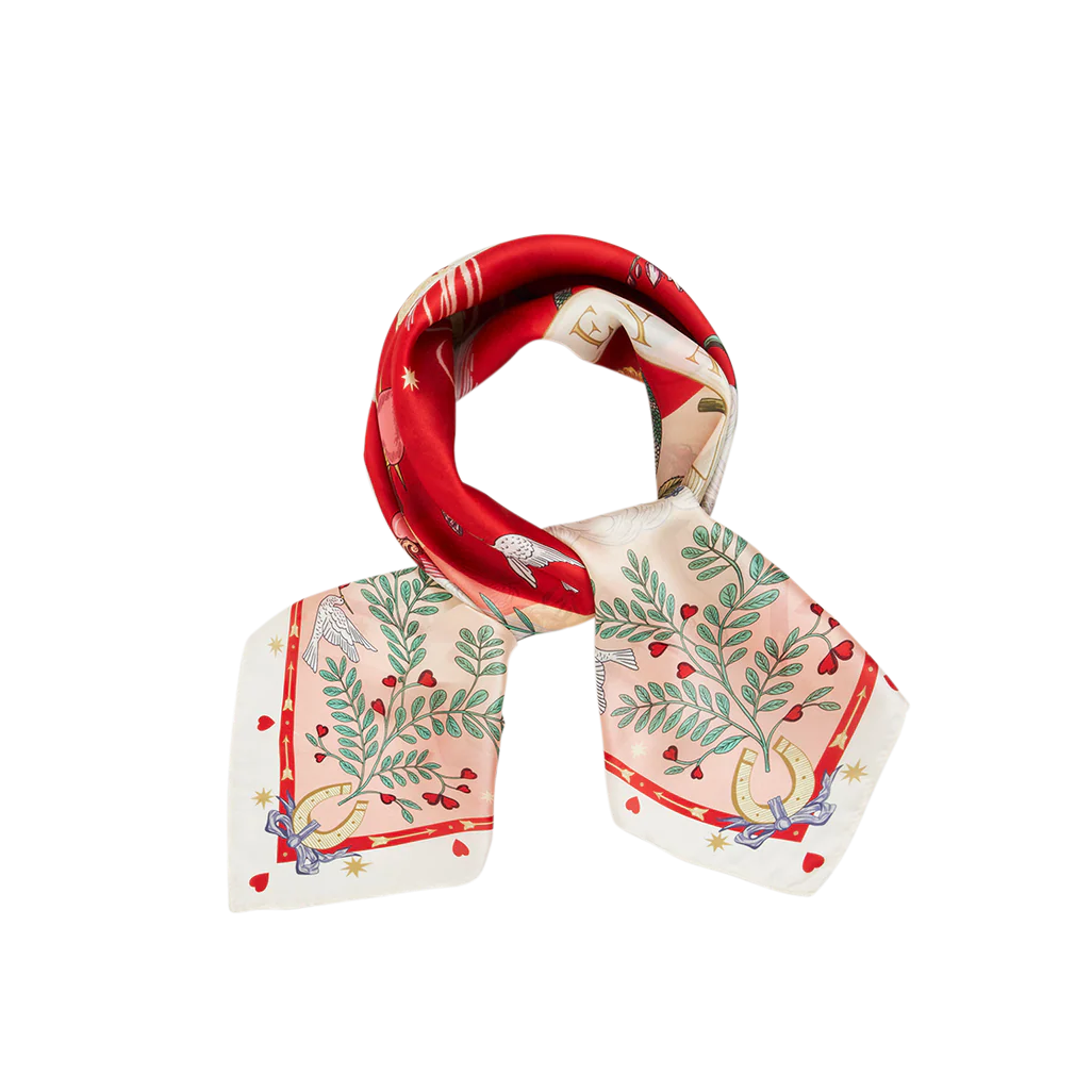 Foulard carré rose Fable England Freya Narrative avec cœur flamboyant, fleurs, oiseaux et astres