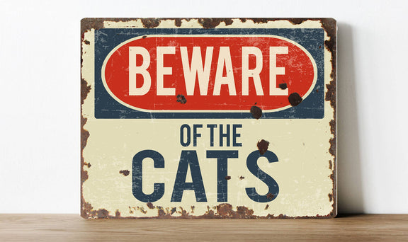 Plaque métal vintage Attention aux chats, aspect vieilli et patiné