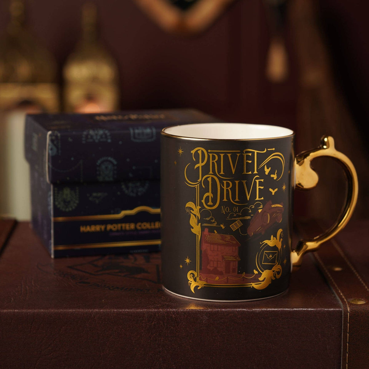Mug en céramique Harry Potter Privet Drive de la collection Alumni, design sombre et détails dorés