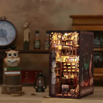 Book nook Pharmacie magique, kit en bois 282 pièces avec LED, boutique d'apothicaire miniature
