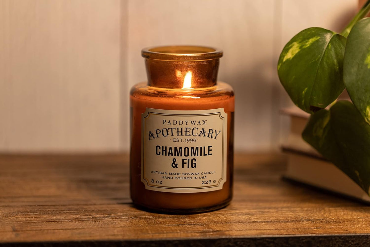 Bougie apothicaire Camomille & Figue en cire de soja dans un pot en verre ambré vintage 226 g
