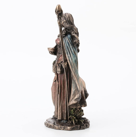 Statue Valkyrie Eir Veronese Design, déesse nordique debout en robe longue sculptée