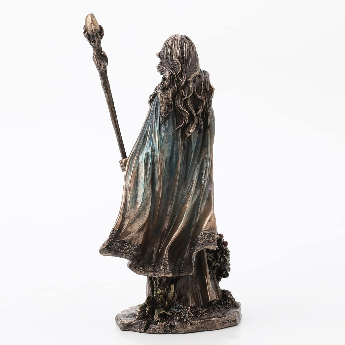 Statue Valkyrie Eir Veronese Design, déesse nordique debout en robe longue sculptée