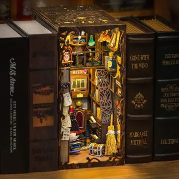 Book nook Pharmacie magique, kit en bois 282 pièces avec LED, boutique d'apothicaire miniature