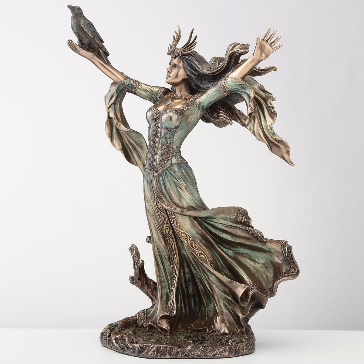 Statuette fée Morgane Veronese Design 25 cm, enchanteresse arthurienne en mouvement