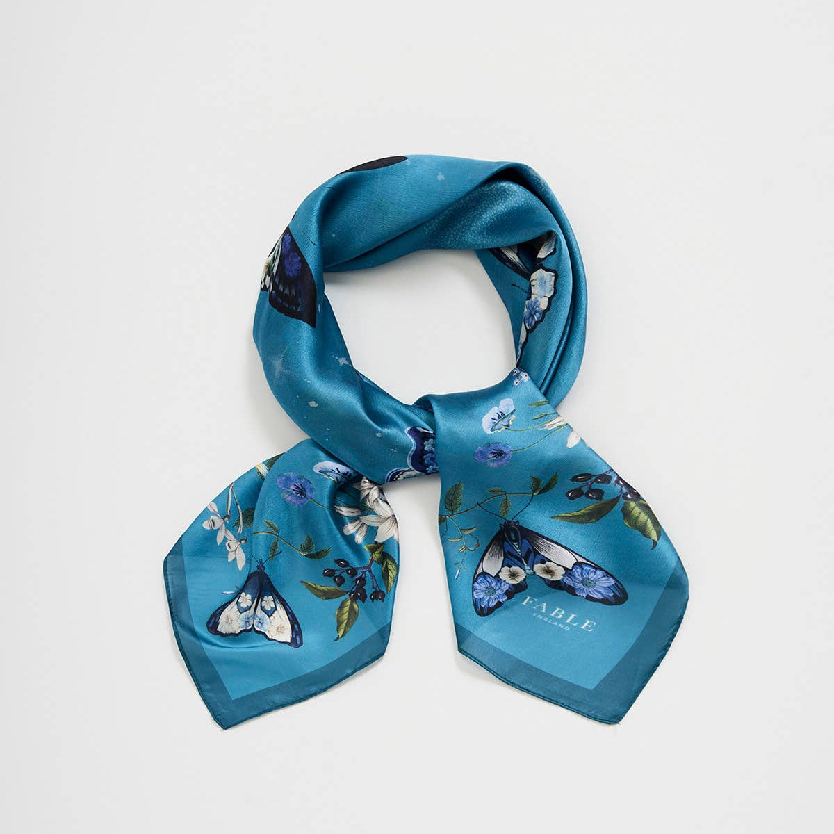 Foulard carré Midnight Garden Fable England 90 x 90 cm, papillons, fleurs et lune sur bleu sarcelle