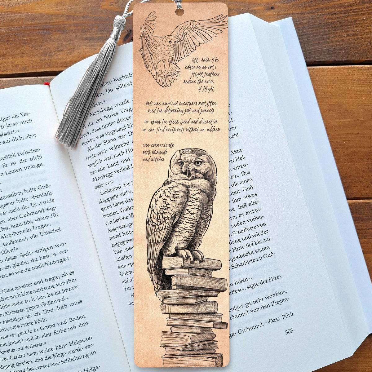 Marque-page créatures fantastiques n°3 avec créature ailée et chouette, pompon gris