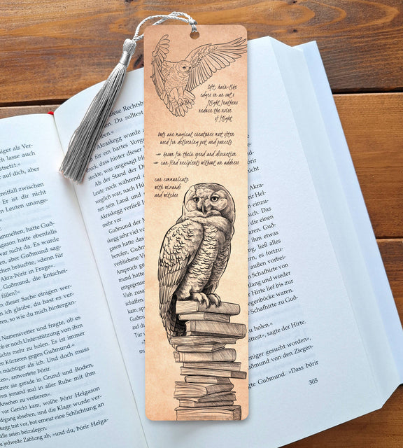 Marque-page créatures fantastiques n°3 avec créature ailée et chouette, pompon gris