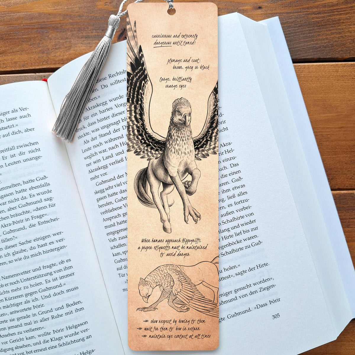 Marque-page créatures fantastiques n°3 avec créature ailée et chouette, pompon gris