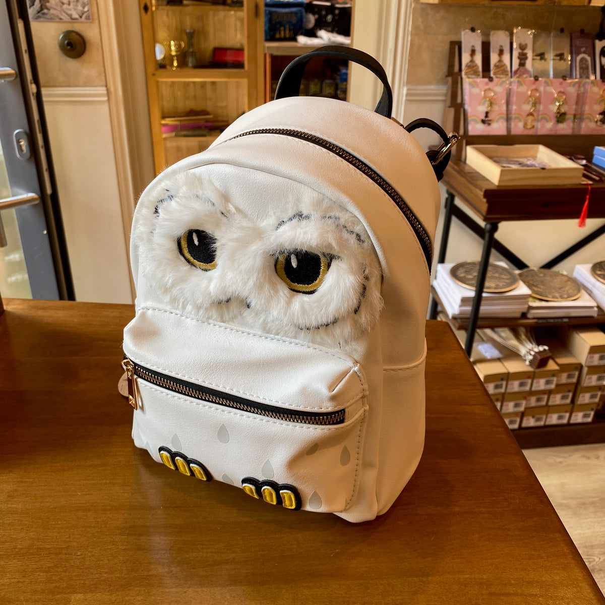Mini sac à dos Harry Potter Hedwige effet peluche avec yeux brodés en relief