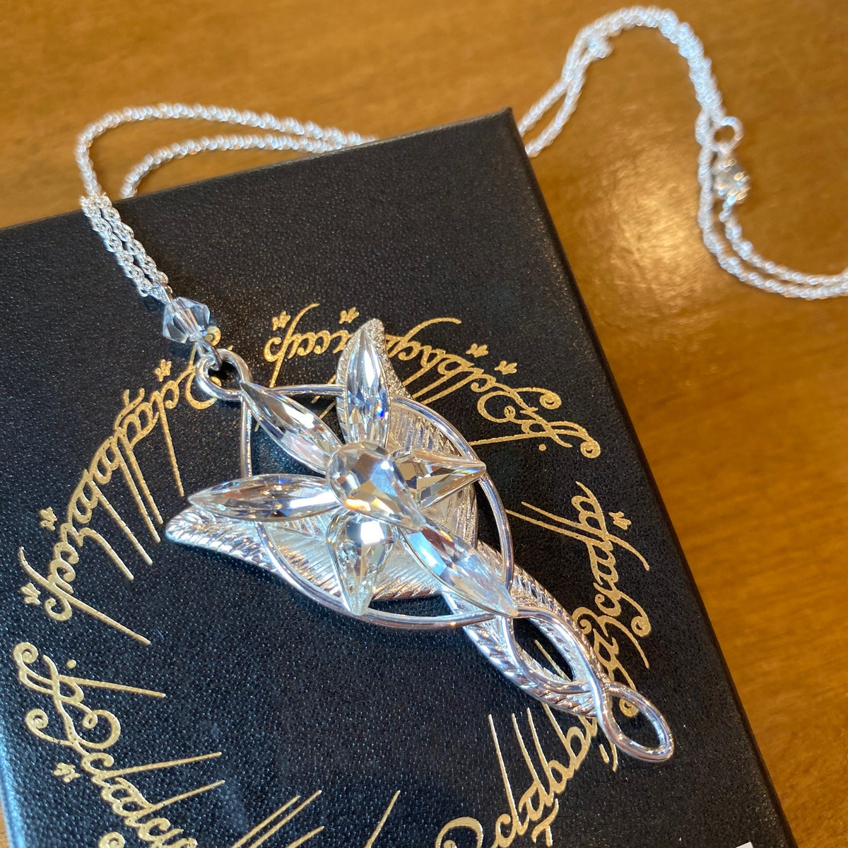 Pendentif Étoile du Soir d'Arwen, réplique bijou elfique du Seigneur des Anneaux, éclat cristallin