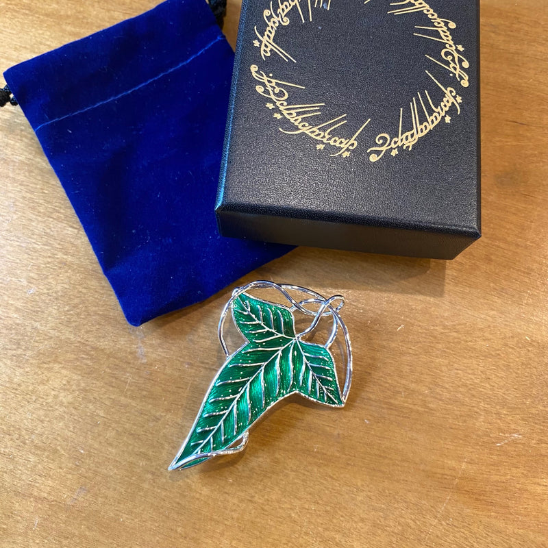 Broche Feuille de la Lórien, réplique émaillée verte du Seigneur des Anneaux