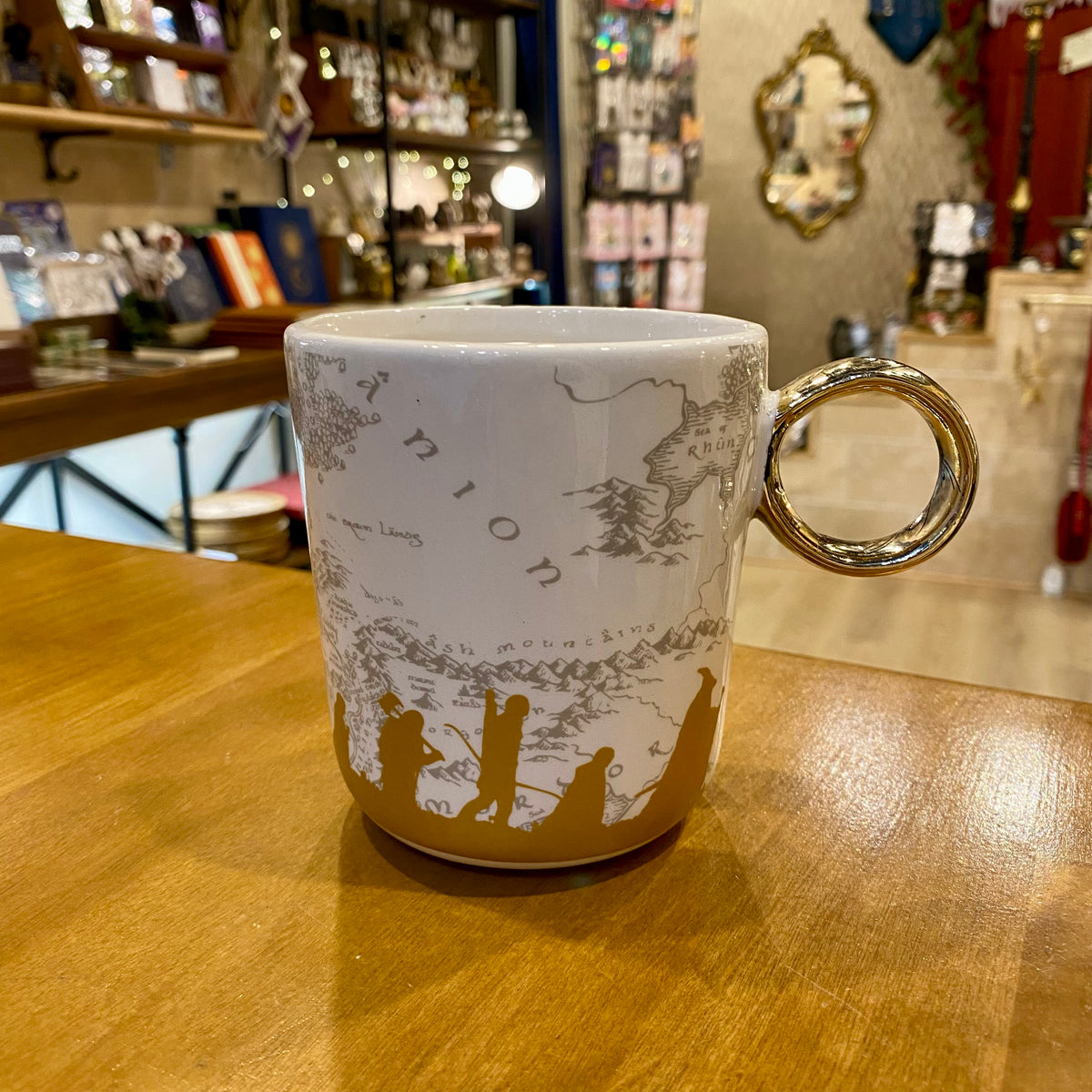 Mug Le Seigneur des Anneaux avec carte de la Terre du Milieu et anse 3D Anneau Unique