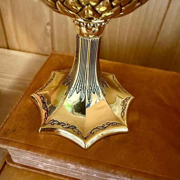 Réplique Coupe de Helga Poufsouffle Noble Collection, blaireau sculpté et ornements dorés