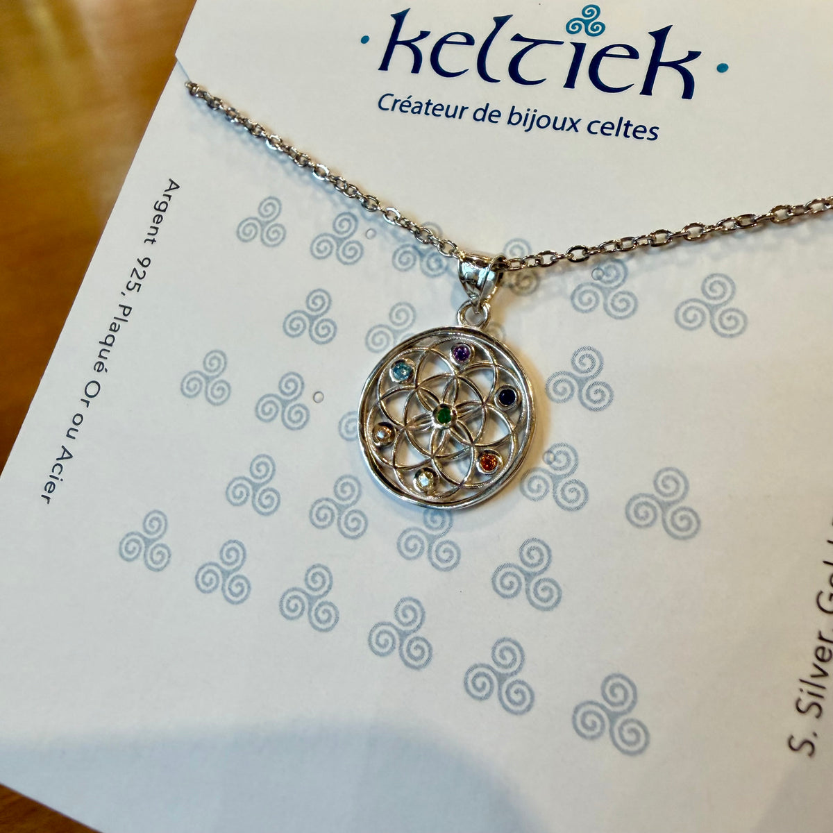 Collier Fleur de Vie 7 chakras en argent 925 rhodié avec pierres colorées