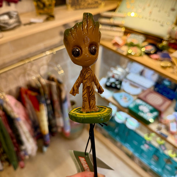 Pique de jardin Marvel Groot en 3D sur tige métallique, décoration extérieure 37 cm pour plantes