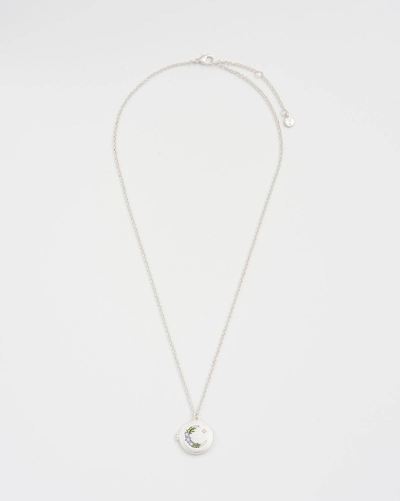Collier médaillon Nightshade Moon Fable England, croissant de lune et fleurs indigo, plaqué argent