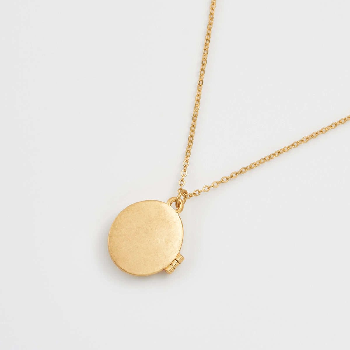 Collier Fable England, médaillon plaqué or oiseau peint à la main et couronne de perles nacrées