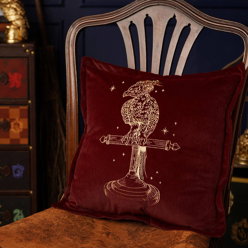 Coussin Harry Potter phénix Fumseck brodé doré sur tissu effet velours, Widdop