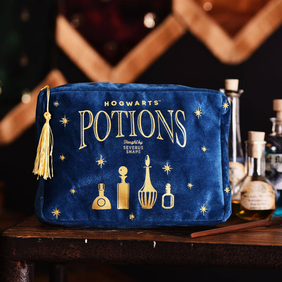 Trousse de toilette Harry Potter Potions de Poudlard en velours bleu nuit avec flacons dorés