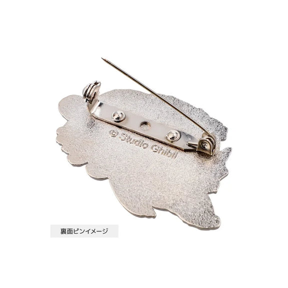 Broche émaillée Totoro bleu Studio Ghibli portant un baluchon orné de strass bleus