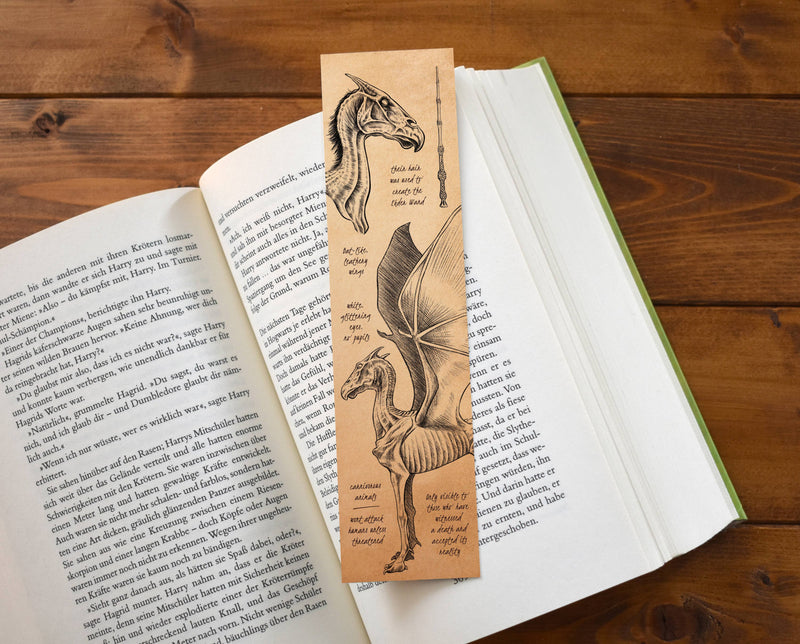 Marque-page créatures fantastiques n°2 recto verso à pompon gris, inspiré des anciens bestiaires