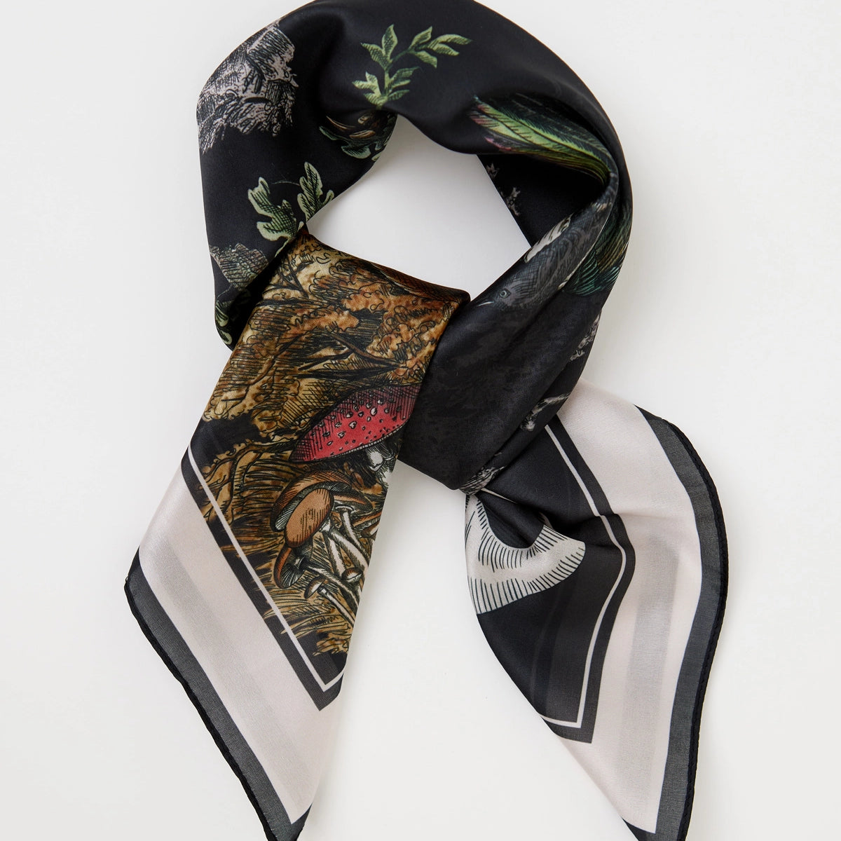 Foulard Fable England forêt nocturne, renard et jeune cerf sous un ciel étoilé, fond bleu nuit