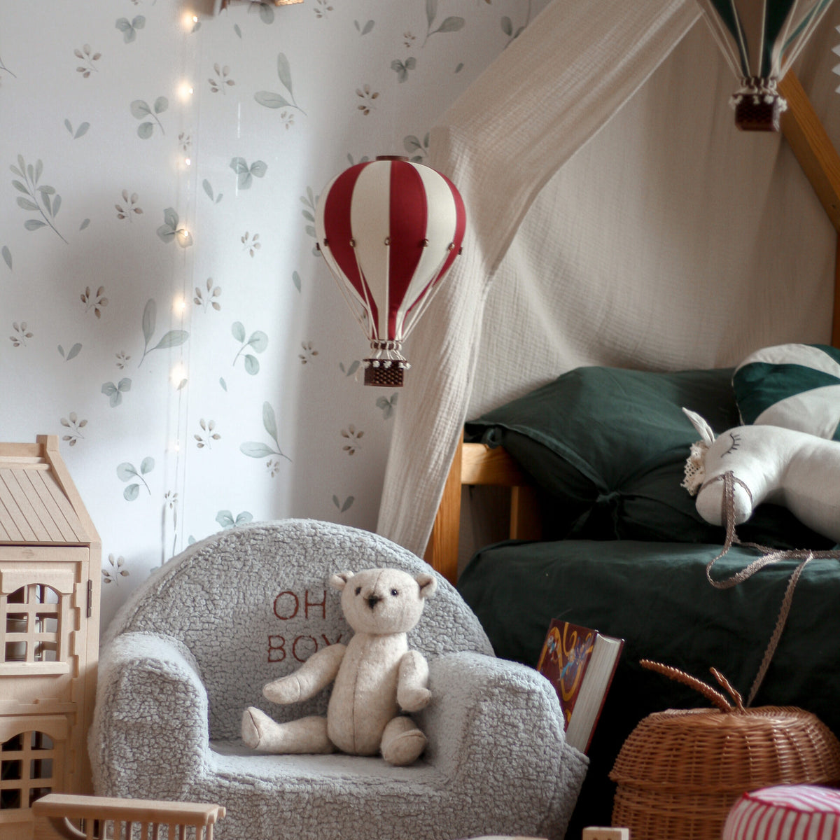 Montgolfière décorative moyen modèle en tissu et bois à suspendre, plusieurs coloris, esprit vintage