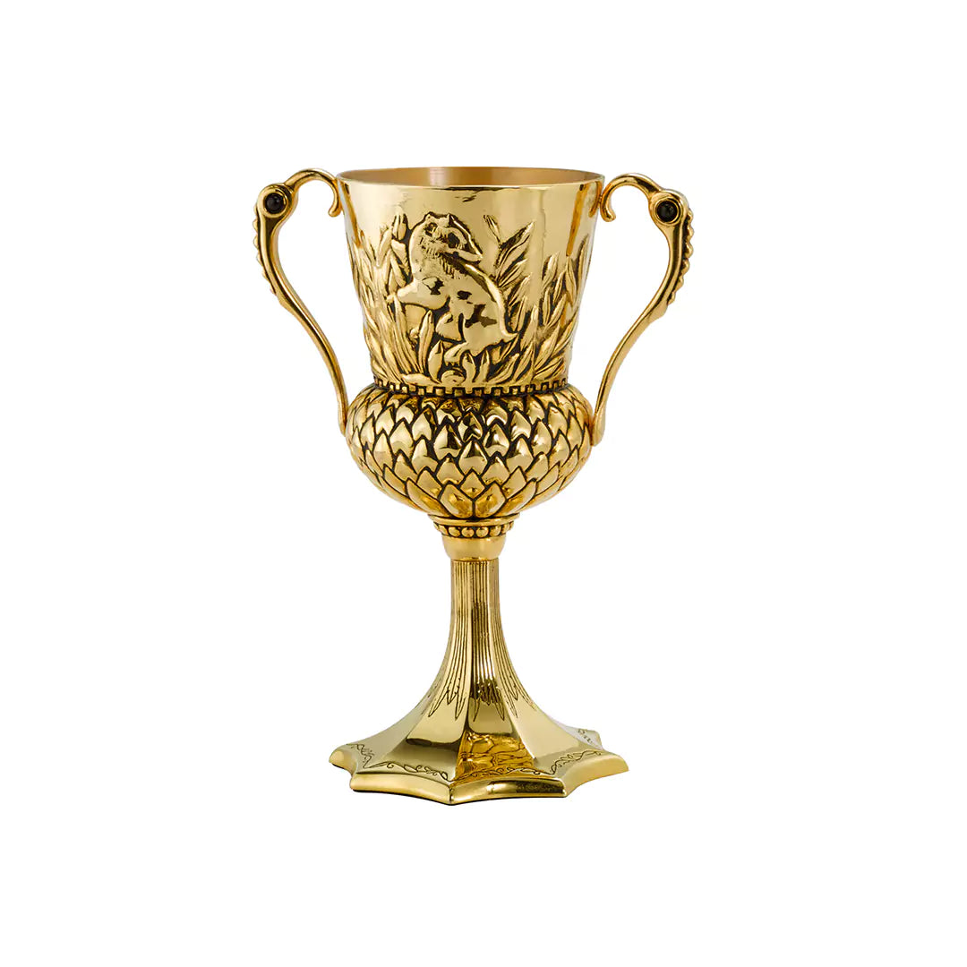 Réplique Coupe de Helga Poufsouffle Noble Collection, blaireau sculpté et ornements dorés