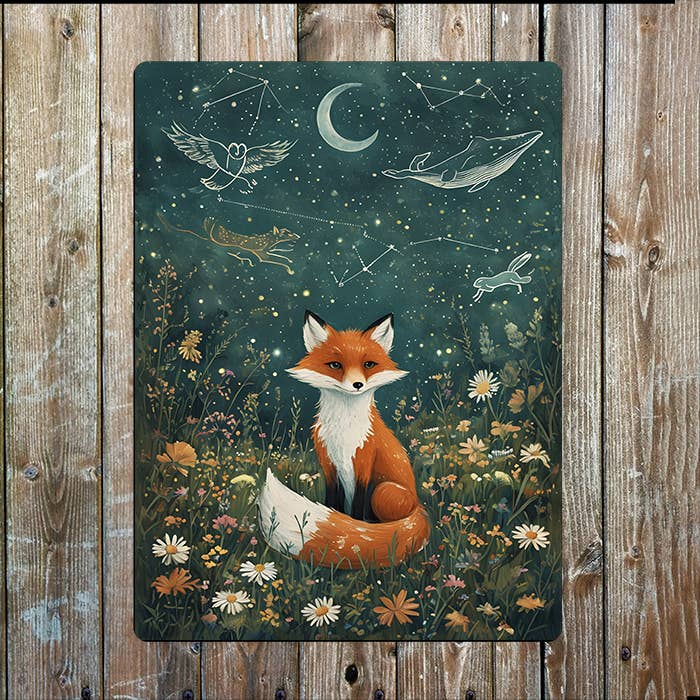 Plaque métal illustrée d'un renard entouré de fleurs sauvages sous un ciel étoilé
