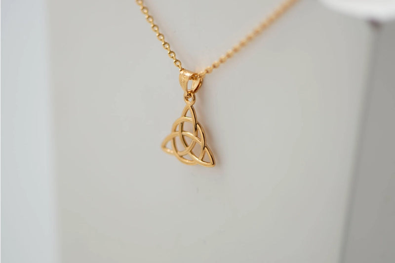 Collier Triquetra plaqué or, pendentif celtique à trois arcs entrelacés