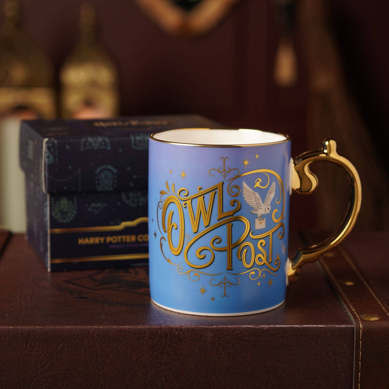 Mug en céramique Harry Potter Owl Post bleu profond à détails dorés, collection Warner Bros