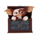 Figurine Nemesis Now de Gizmo le Mogwaï soulevant le couvercle d'une boîte, Gremlins
