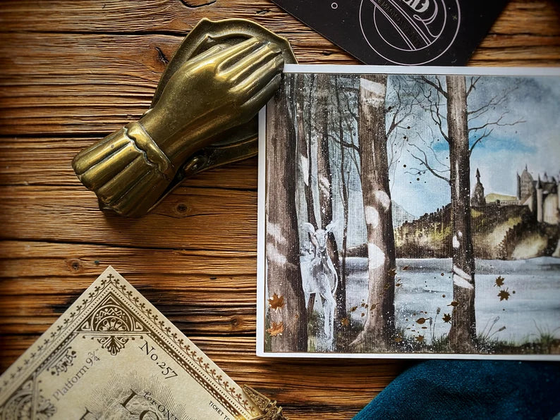 Illustration A5 d'un château de magie dans une forêt hivernale avec une biche vaporeuse