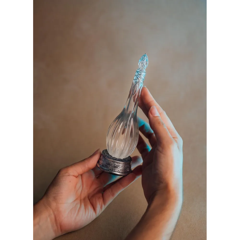 Lampe Eärendil, fiole de lumière de Galadriel du Seigneur des Anneaux, allumée