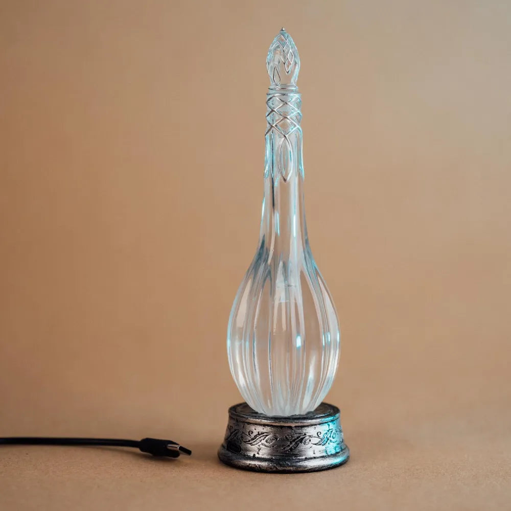 Lampe Eärendil, fiole de lumière de Galadriel du Seigneur des Anneaux, allumée