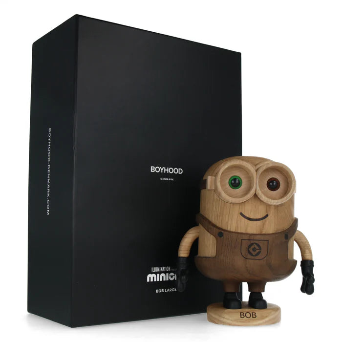 Figurine Bob des Minions grand modèle en chêne blanc et chêne fumé, design Boyhood