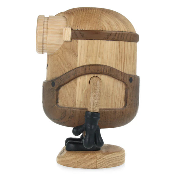 Figurine Bob des Minions grand modèle en chêne blanc et chêne fumé, design Boyhood