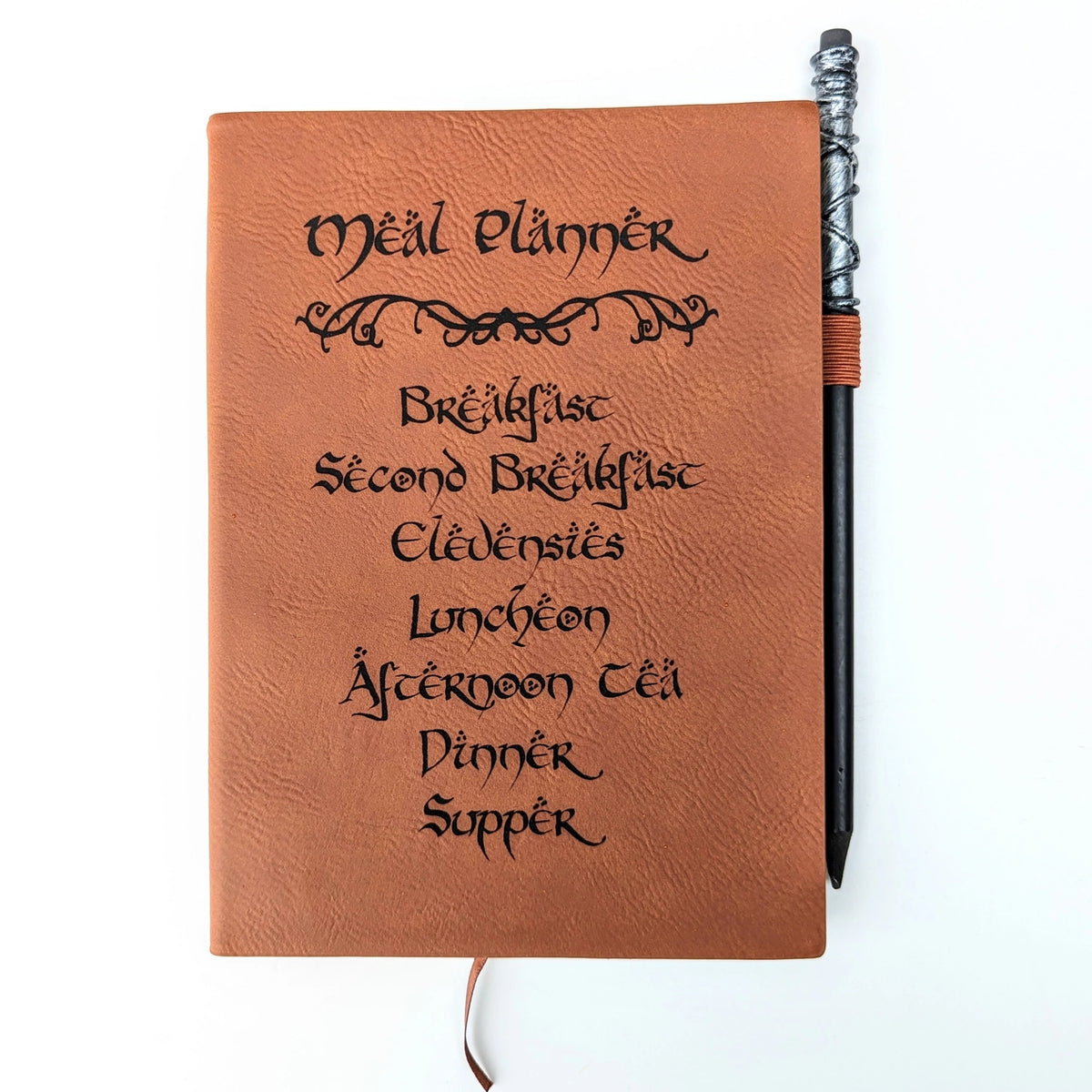 Carnet Meal Planner en cuir végan brun gravé, couverture humoristique des huit repas